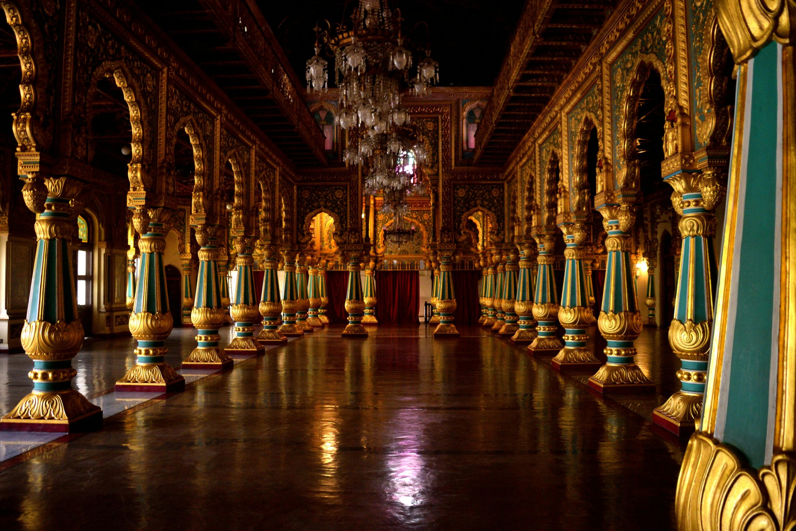 Golden Pillars of Mysore Palace – A Closer Look at Royal Craftsmanship